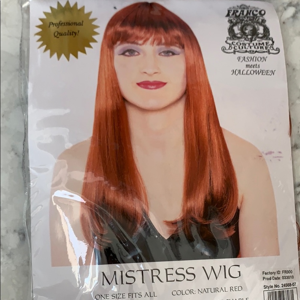 Beautiful Red Wig - Picture 4 of 10